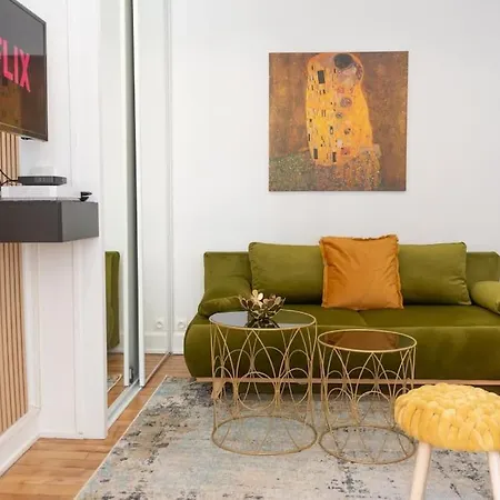 Parisian & Chic -15 Min From Paris Center Apartament